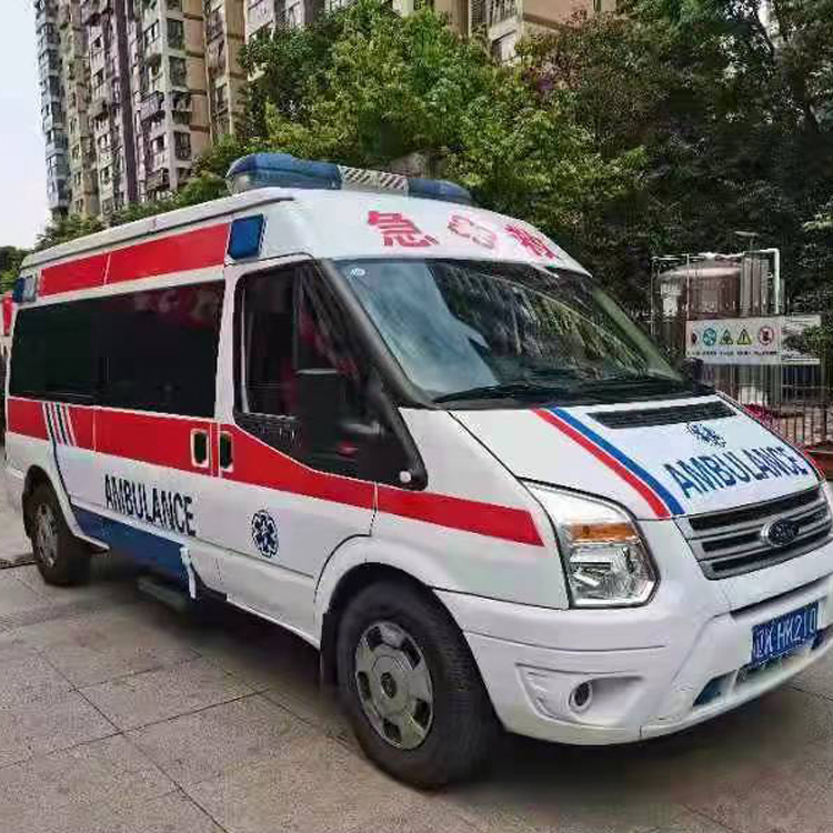 英州镇长途救护车护送病人返乡